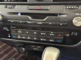 左右独立温度コントロールフルオートエアコンです。運転席、助手席それぞれで独立して温度設定ができます。冷え性の方が乗っても安心ですね♪