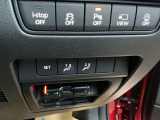 運転席は10Wayの電動シートになっています。ドライバーの体格に合わせたドライビングポジションを設定出来ます。また、2人分のポジションをメモリー出来るのでいつでも自分のポジションに戻せます♪