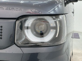 LEDヘッドライトは、点灯の瞬間から最大光量を発揮し、突然暗くなるトンネルなどでの安定感を高めます。