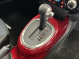 発進時から滑らかに加速する無段階変速のCVTはストップ&ゴーの多い街の中も快適です