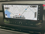 【メーカー純正ナビ】インテリアに溶け込むスタイリッシュな「専用設計」メーカーナビを装備♪視認性や操作性など基本性能にも優れ、より上質なカーライフをお楽しみいただけます。