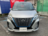 全国の日産ディーラーで受けることの出来る1年間のワイド保証が付いてます!1年間走行距離無制限でバッテリーも1年間であれば保証対象!延長保証として、プラス1年又は2年保証も付けられます!お勧めです!