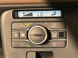 車内空調は&rdquo;AUTOエアコン&rdquo;にお任せ。運転に集中出来ますよ!
