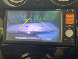 【バックカメラ】駐車時に後方がリアルタイム映像で確認できます。大型商業施設や立体駐車場での駐車時や、夜間のバック時に大活躍!運転スキルに関わらず、今や必須となった装備のひとつです