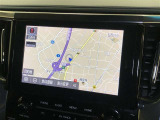 【9インチディスプレイオーディオ】各種オーディオ機能とスマホ連携機能を搭載しています。ナビキットを装着しているので、車載ナビとしても使用可能。機能の詳細につきましては、店舗スタッフまでお尋ねください。