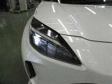 プロジェクター式フルLEDヘッドランプ+LEDクリアランスランプ+LEDデイタイムランニングランプ