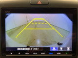 リアカメラ付で、後方をナビ画面で確認。車庫入れも安心です。もちろん、バックギアと連動しています。