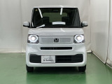 LEDヘッドライトを装備しています。LEDヘッドライトはとても明るく、雨の日や夜間走行も安全・安心です。オートライトコントロール付きで周囲の明るさに応じて自動で点灯・消灯します