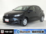 厳選されたトヨタ認定中古車のヤリスです。コンパクトボディで狭い道もスムーズに走れる取り回しの良さが魅力です。