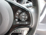 Hondaセンシングの機能のひとつ、アダプティブクルーズコントロール付!アクセルから足を離しても設定したスピードと前車との車間を保ち走行してくれます!車線維持もアシスト☆高速道路で疲労軽減ですね☆