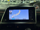 ディスプレイオーディオやカーナビは、現代のドライブにおいて欠かせない装備のひとつです。初めての場所でも迷いにくく、快適なルート案内で運転をサポートします。移動中のエンターテインメント性も高まります。