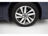 スバル認定中古車は商品として並べる前に、車の内装や外装、またエンジンルーム内もクリーニングをして御座います。さらに室内のにおいの除去と除菌をする光触媒スプレーを施工いたします。