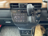 タッチパネル式オートエアコン・ハンドル+前席シートヒーター ☆CVT無段変速機 変則ショックが少なく低燃費