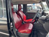 運転席シート廻りは使用感も少なく、良好な状態となっています。丁寧に使われていたことがよくわかりますね。
