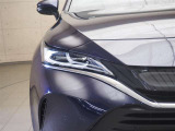LEDヘッドライトです。デザイン性がよくとても明るいので、夜間の走行や悪天候でも安心です。しかも長寿命!