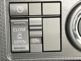 【パワースライドドア】スマートキーや運転席のスイッチでスライドドアの開閉が可能♪電動だから力を入れてドアを開ける必要が無く、小さいお子様でも、重い荷物を持っている時もラクに開け閉めできます♪