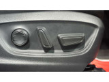 運転者にとっては日々使用することとなる運転席です。運転席が快適だと運転に集中することができますね。