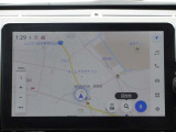 純正ナビを装備。タッチパネル式で使いやすく、お出かけもラクラクです。