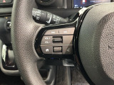 ステアリングにオーディオ操作スイッチが付いています。オーディオ画面に直接タッチしなくても操作が出来ますので、運転に集中できます。