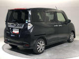 車の下廻りもリフトに上げて認定検査員が、細部までチェックをしています。安心してお乗りいただけるトヨタ認定中古車です。