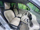 運転席シート廻りは使用感も少なく、良好な状態となっています。丁寧に使われていたことがよくわかりますね。