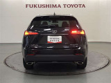 L字型リヤコンビネーションランプとスピンドル形状をテーマにした造形が特徴的なリヤビュー!