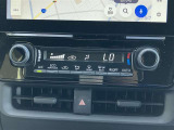 オートエアコン付き!車内温度を設定すると、風量を自動で調節してくれます。