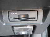 ETC2.0。高速道路を利用する際、ノンストップで料金所を通過できます。別途セットアップ料金がかかります