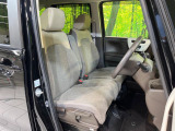 運転席シート廻りは使用感も少なく、良好な状態となっています。丁寧に使われていたことがよくわかりますね。