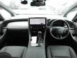【運転席・インパネまわり】 ハンドル・シート・フロアーなど隅々までプロによるクリーニング済み☆彡キレイな車内でドライブが一層快適にお楽しみいただけます。!!