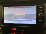 駐車時の後方確認に便利なバックモニターです。駐車位置の目安となるガイド線付きです。