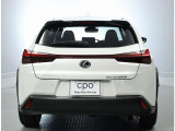 レクサスのLをモチーフにしたテールランプデザインが車両の美しさ、存在感を際立たせます。