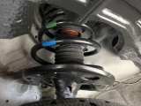 お車を安心してお乗りいただく為には、足回りの定期点検が欠かせません。サービスサポート(有償保証)では無料点検もご提供しており、安心のカーライフをお過ごしいただけるサポート体制が整っています。