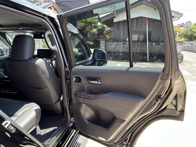 トヨタ ランドクルーザー300 3.3 ZX ディーゼル 4WD の中古車詳細