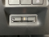 ハンドルの右下にETCがついています。高速道路の料金所の通過も楽々です!。カードの取り出しもしやすい場所についています。