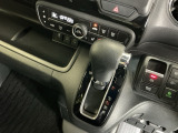 発進時から滑らかに加速する無段階変速のCVTはストップ&ゴーの多い街の中も快適です