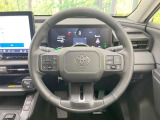 インテリアに合わせたデザインのステアリングは、運転される方のことも考え、運転しやすい形状、大きさです。是非一度、実際に触ってお確かめください。