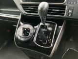 オートエアコン★温度を設定すれば車内を快適な温度に保ってくれます♪