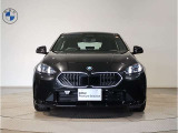 【キドニーグリル】BMWは約90年もの間、ほぼ全ての車両にひと目でBMWだと分かるこの特徴的なフロントグリルが備えられ、デザイン・アイコンとして親しまれてきました。