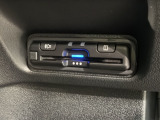 いまや快適なカーライフに欠かせないETCが付いています。