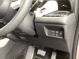 左側に高速で便利なETCがあり、横滑りを防ぐVSAなどのスイッチは、運転席の右側、手の届きやすい位置にあります。