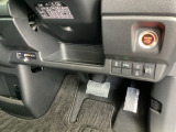 左側に高速で便利なETCがあり、横滑りを防ぐVSAなどのスイッチは、運転席の右側、手の届きやすい位置にあります。