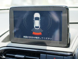 障害物への接近を音で知らせるクリアランスソナーを備えています。バックカメラの取り付けについてはスタッフにお問い合わせください。