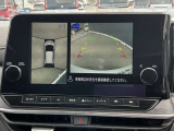 アラウンドビューモニター搭載。上から見下ろしたように液晶に映るのでスムーズな駐車をサポートします。