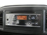 純正CD/AM/FMオーディオを装備しています。