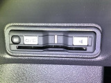 【ETC車載器】カードを挿すだけでゲートをスルー。利用には車両情報を登録する「セットアップ」が別途必要です。
