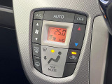 【オートライト】周りの明るさに応じて自動でヘッドライトの点灯・消灯ができる機能です!ライトの付け忘れ・消し忘れなどが無くなり、雨の日や夕方の走行も安心!トンネル通過時も便利ですね♪