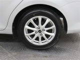 175/65R15サイズのタイヤになります。