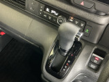 発進時から滑らかに加速する無段階変速のCVTはストップ&ゴーの多い街の中も快適です