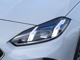 LEDのパワフルな白色光は太陽光の特性に近く、優れた視認性を発揮します。